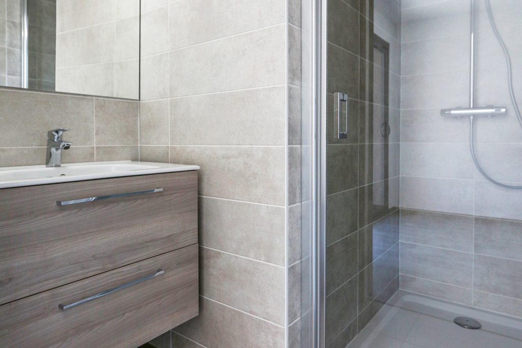 thonon_l_alinea_salle_de_bain_moderne_achat_maison_appartement_neuf